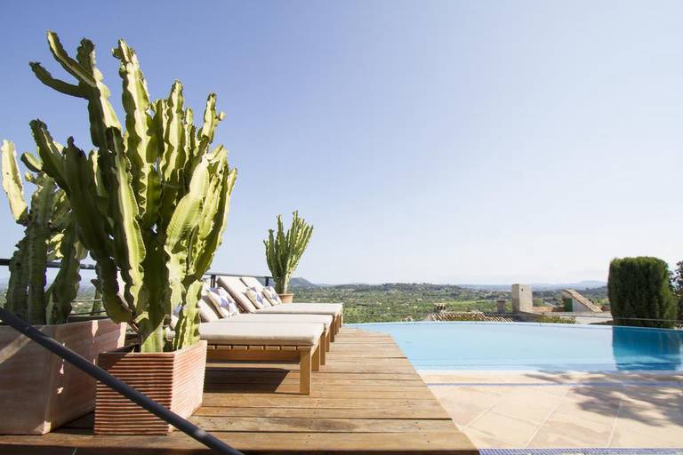 Can Cota Suites & Spa