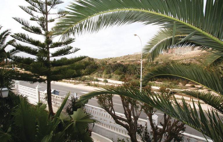 Three-Bedroom Holiday home Santa Pola with an Outdoor Swimming Pool 01