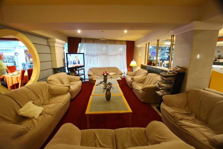 Mantas Sea Side Hotel