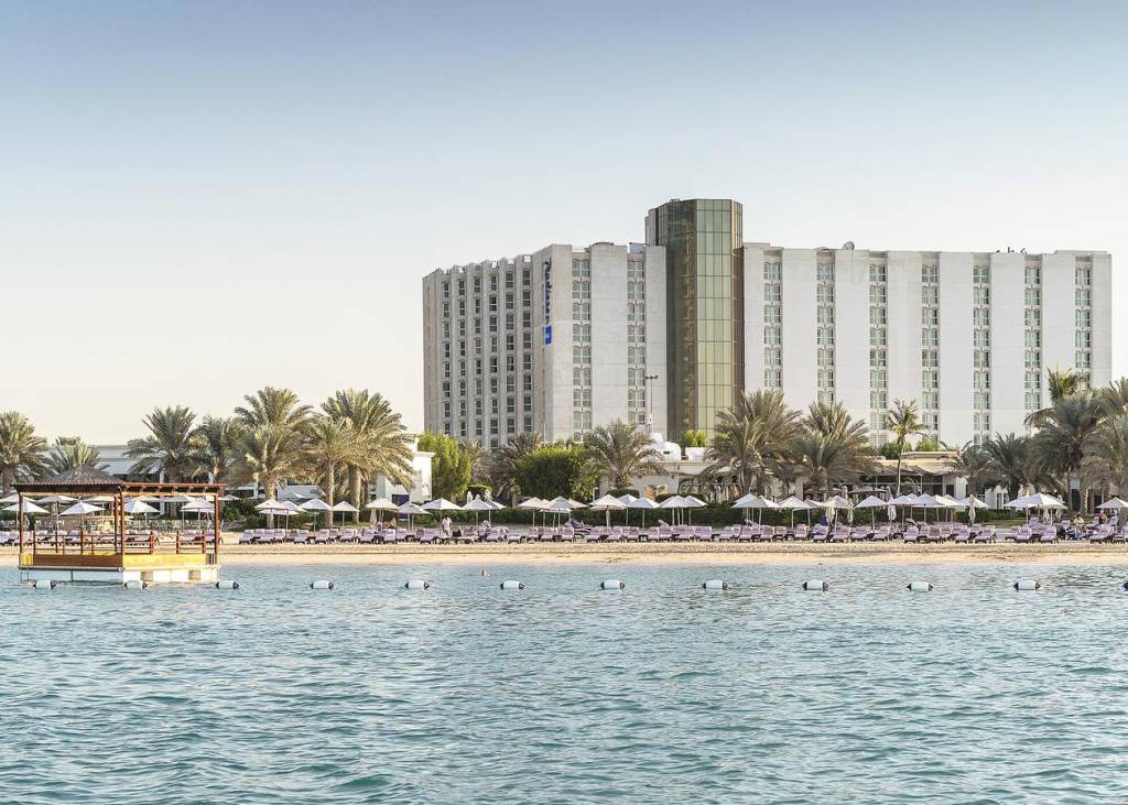 Radisson Blu Hotel & Resort, Abu Dhabi Corniche 5*