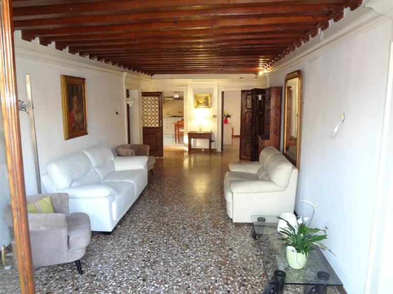 Via Garibaldi House