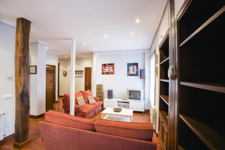 Artetxe2 by People Rentals