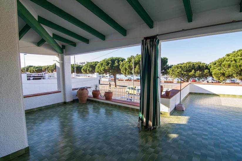 Agi Casa Puerto Испания, Росес