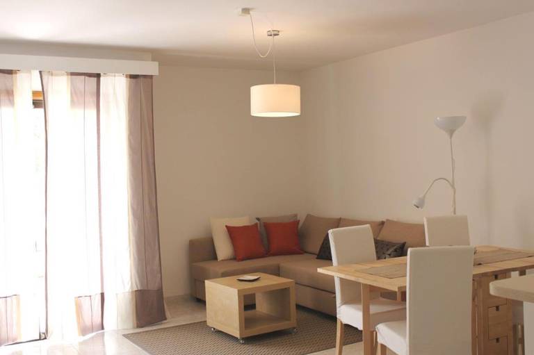 Prime Homes-Bright Attic 2bd Apartment