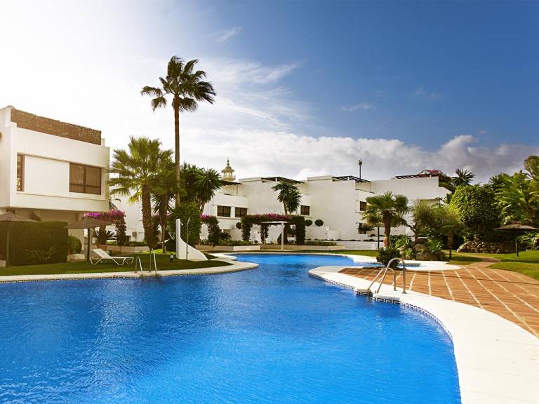 Livescape Villa Coto Real