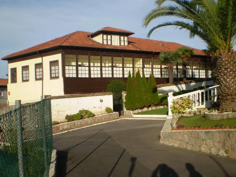 Apartamentos La Guia