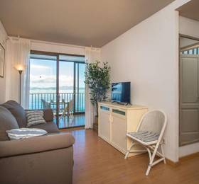 Costabravaforrent Perris в Ла-Эскале