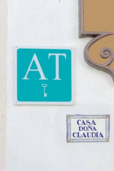 Dona Claudia Испания, Хервас
