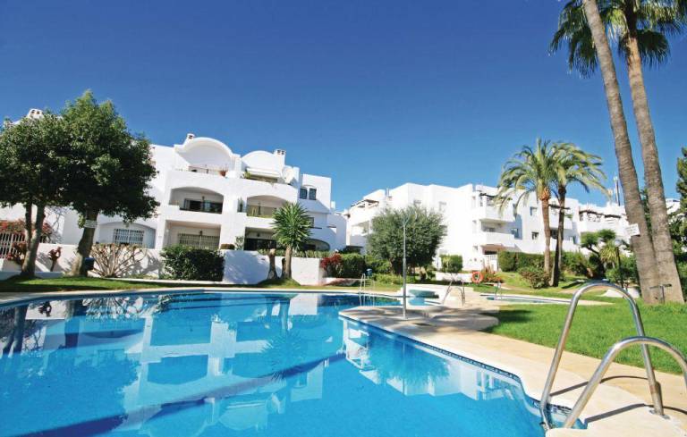 Two-Bedroom Apartment Estepona with an Outdoor Swimming Pool 09