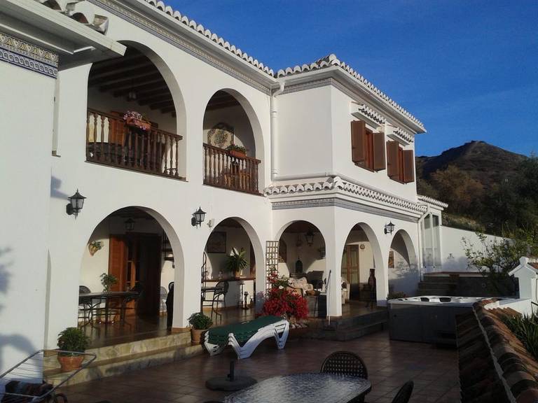 Casa Roble B&B