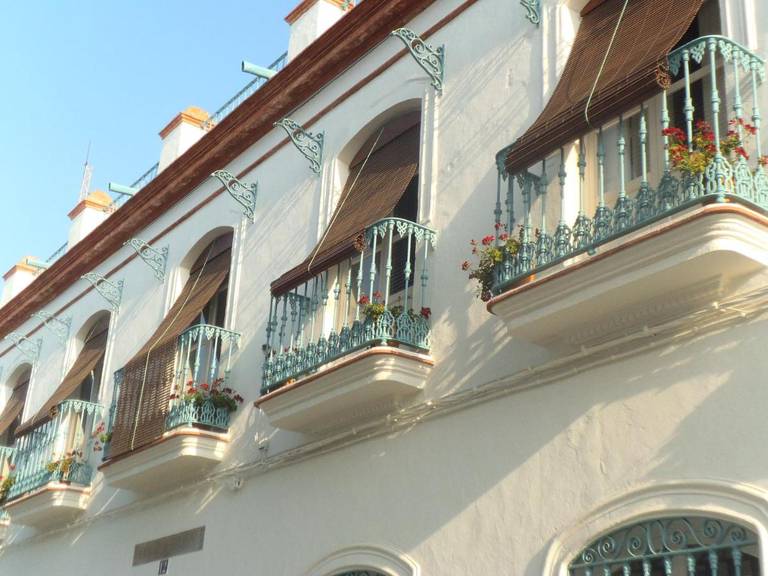 La Casa De Los Balcones