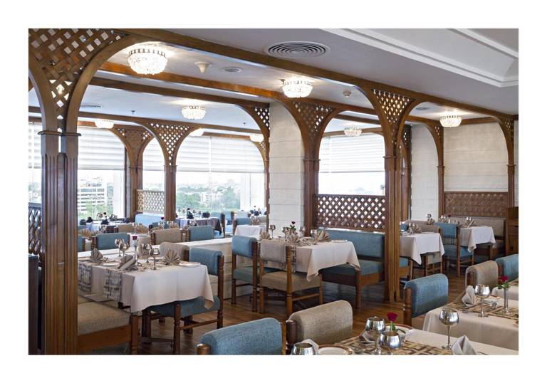 Clarks Avadh