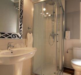 Hostal Los Castanuelos в Канделеде