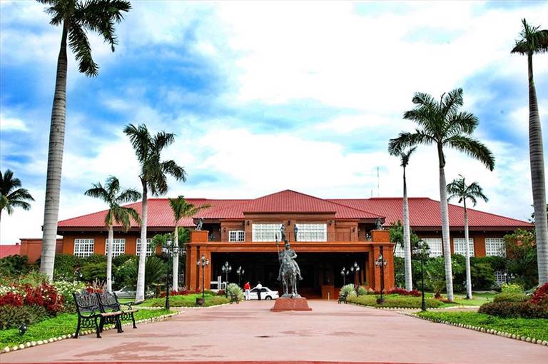 Fort Ilocandia Resort