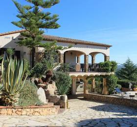 Villa Les Oliveres в Калонже