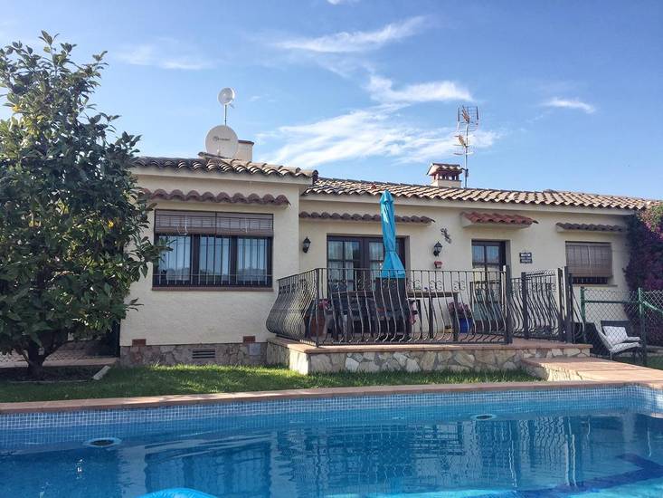 Villa Pepper Испания, Калонже