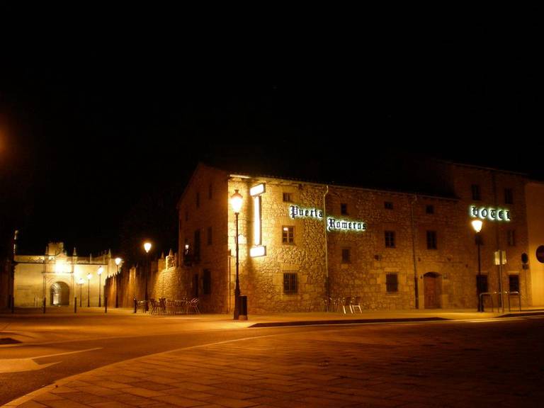 Hotel Puerta Romeros
