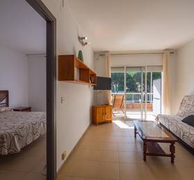 Apartaments AR Els Pins в Бланесе
