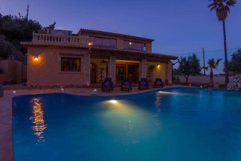 Abahana Villa Estela