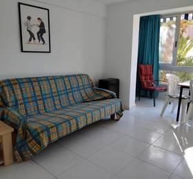 Versalles Apartment в Бенидорме
