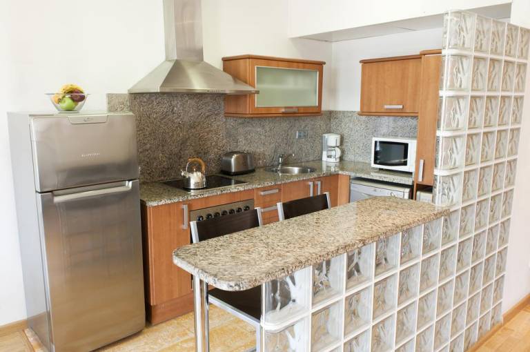 MH Apartments S. Familia