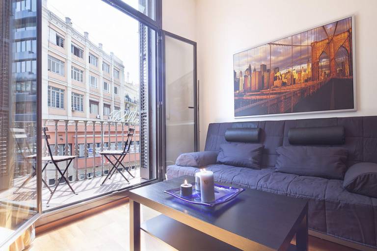 Key Plaza Universidad Apartments