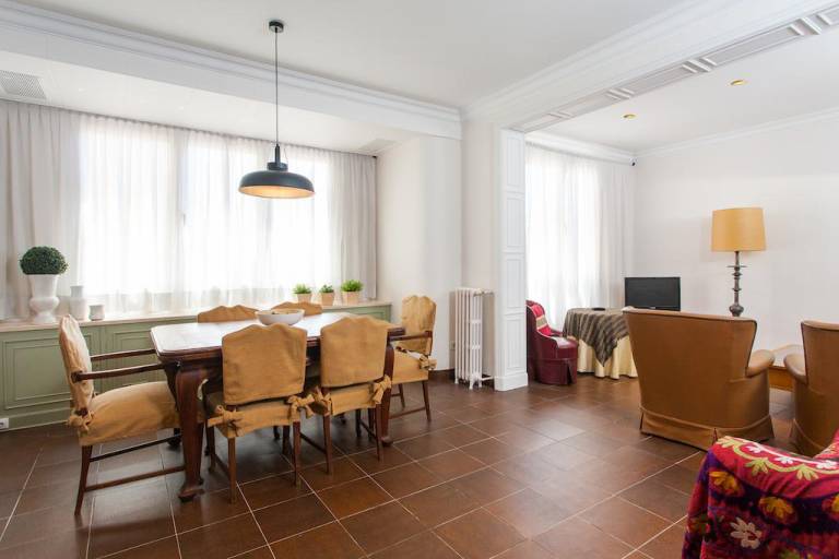 Arco de Triunfo Apartment