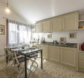 Lovely Venician Apartment в Венеции