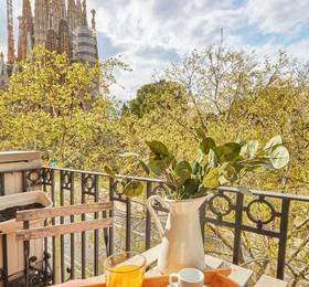 Bbarcelona Sagrada Familia Garden Apartment в Барселоне