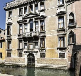 Santa Maria Formosa Apartments в Венеции