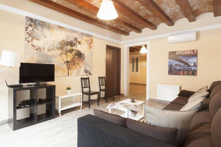 Born Arts Luxury Palace 2