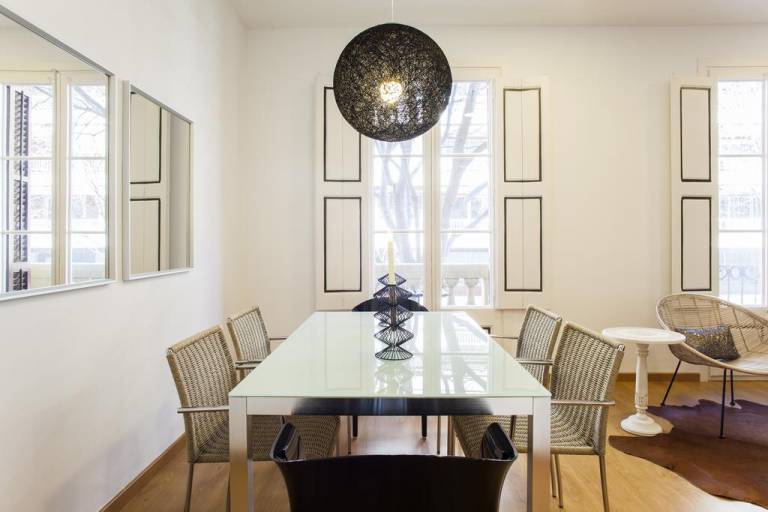 KM Rocafort Apartment