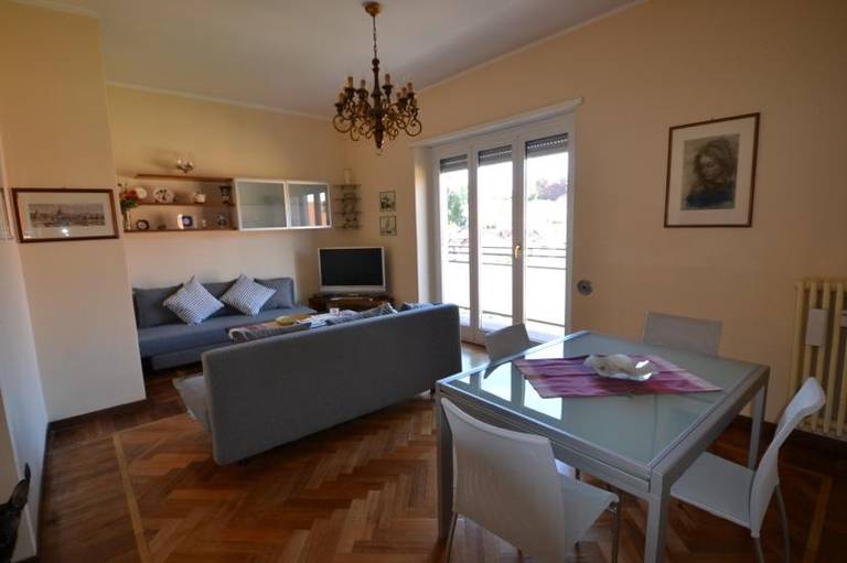Magenta Apartment