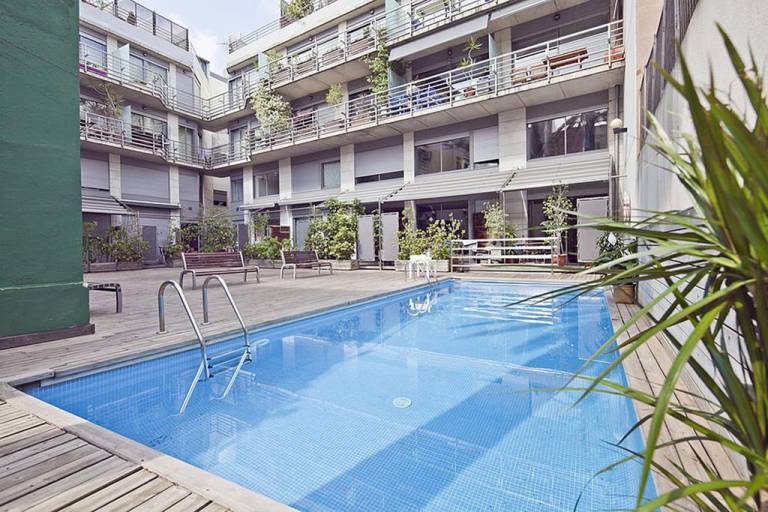My Space Barcelona Gracia Pool B32