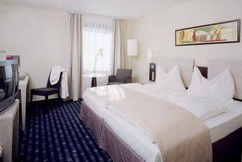 Mercure Hotel Muenchen Sued Messe 4*