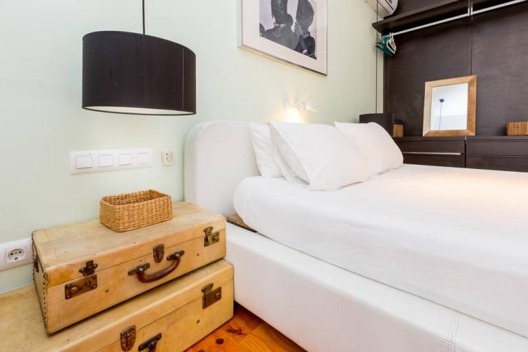 HOMEnFUN Plaza Cataluna Apartment