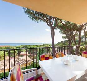 Three-Bedroom Apartment Pals Girona 1 в Бегуре
