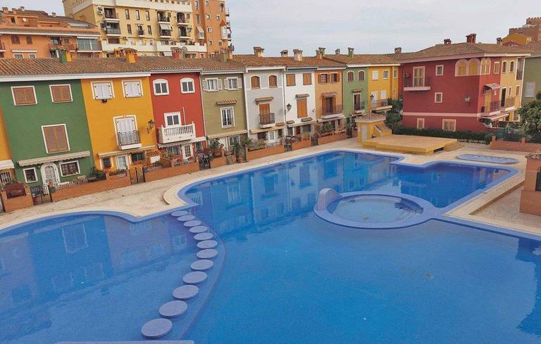 Two-Bedroom Apartment Alboraya with an Outdoor Swimming Pool 02