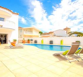 Leon Inmo Ebre Villa 1 в Эмпуриабраве