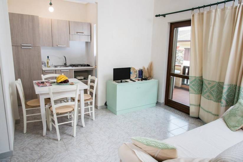 Casa Giuni Италия, Стинтино