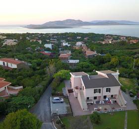 Amaremare B B в Стинтино