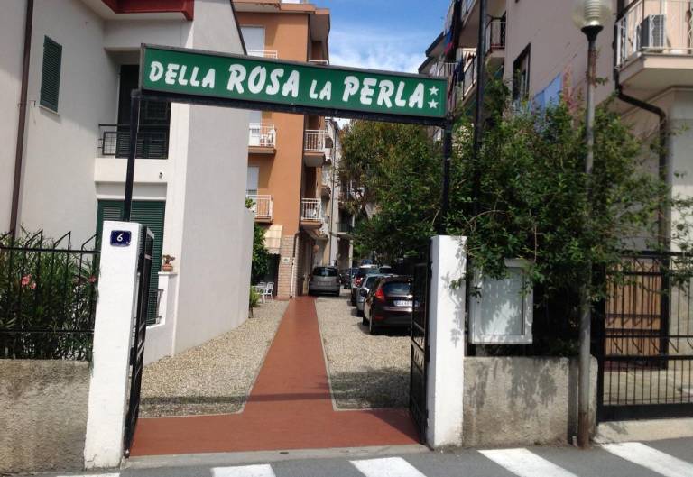 Albergo Della Rosa La Perla