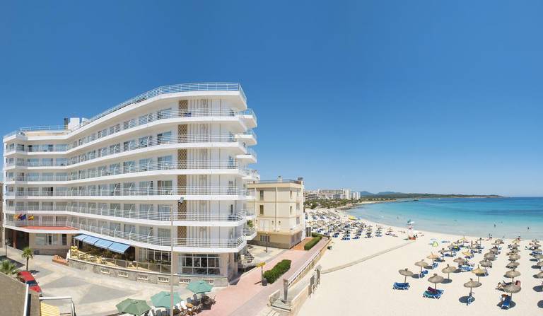 Universal Hotel Perla