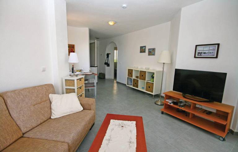 Apartment C/Zeus