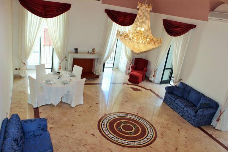 Tasso Square Apartment