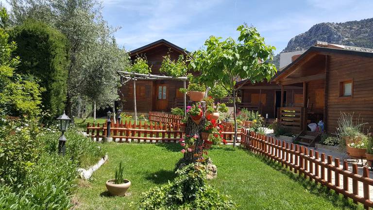 Apartamentos y Cabanas Arroyo Frio