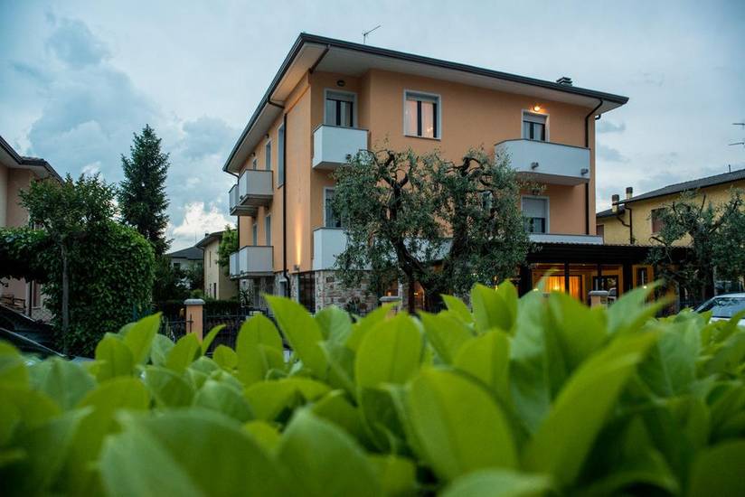 Hotel Fiordaliso 2* Италия, Сирмионе