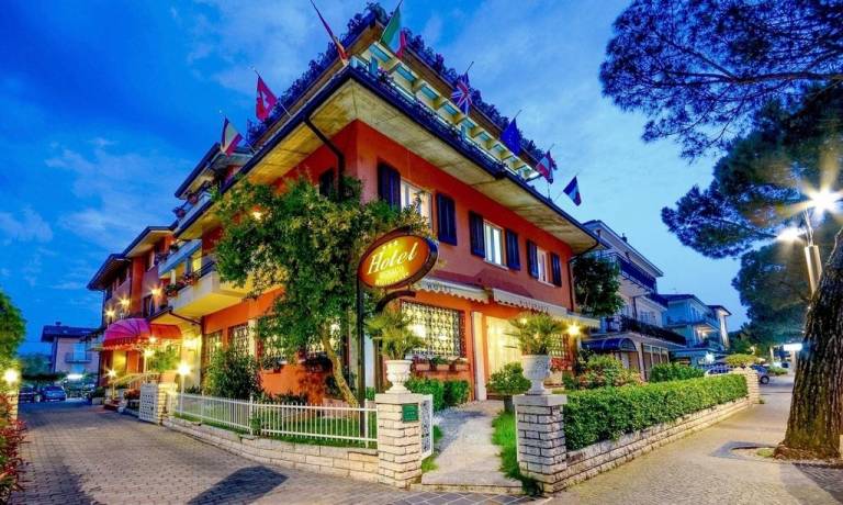 Hotel Benaco