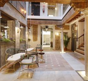Туры в Lemon Rock Hostel в Испании