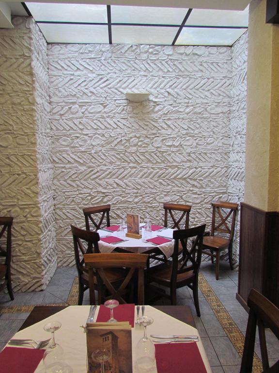Hostal La Campana